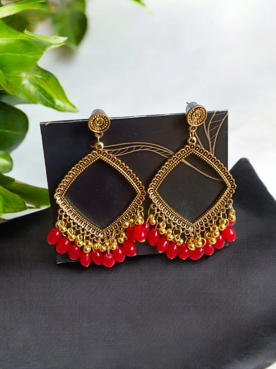 EAR RING JHUMKA GOLD WITH MOTI